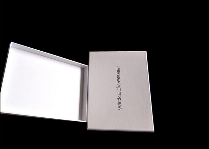 백색 편평한 팩 선물 상자, 의복 패킹을 위한 뚜껑을 가진 엄밀한 선물 상자