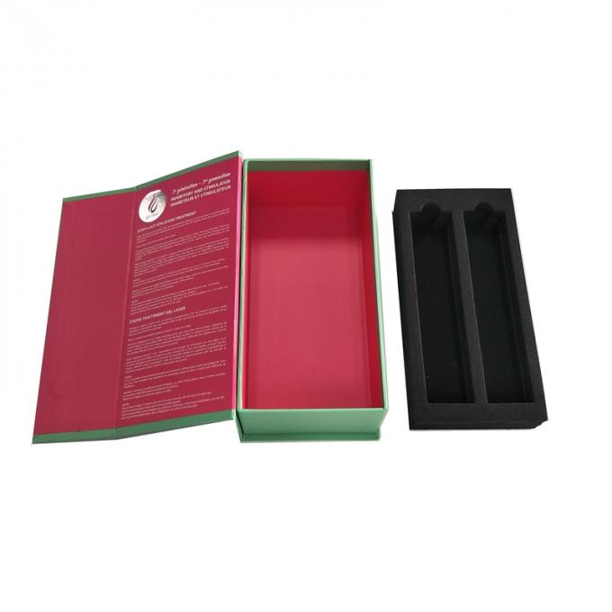 밝은 초록색 인쇄된 화물 박스 일렬로 세워진 거품 향수병 포장