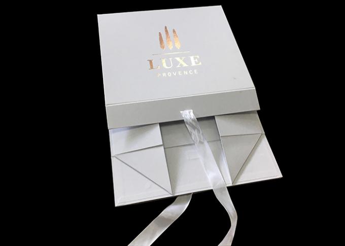 리본 옷 포장을 위한 로고에 의하여 주문을 받아서 만들어지는 백색 접히는 서류상 선물 상자