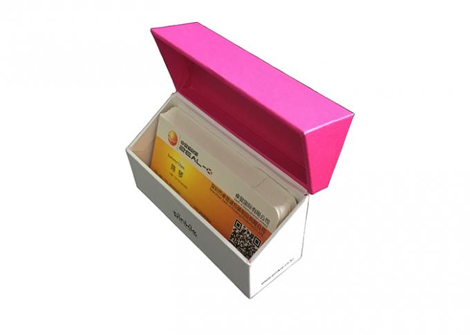 분홍색 색깔을 가진 뜨거운 각인 자석 선물 상자 포장 짜임새 표면