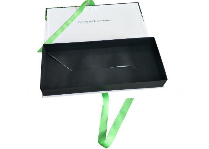 리본을 가진 재생된 녹색 접히는 마분지 발표 상자 주문 반점 UV 로고