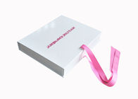 리본 마감 여자를 위한 접히는 선물 상자 백색 광택 있는 안창 포장 상자 협력 업체