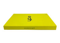 노란 색깔 책에 의하여 형성되는 선물 상자, 자석 캐치를 가진 마분지 손가락으로 튀김 정상 상자 협력 업체