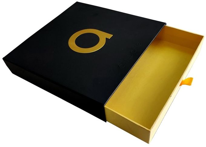 의류를 위한 까만 서류상 미끄러지는 서랍 선물 상자 포일 금에 의하여 돋을새김되는 로고